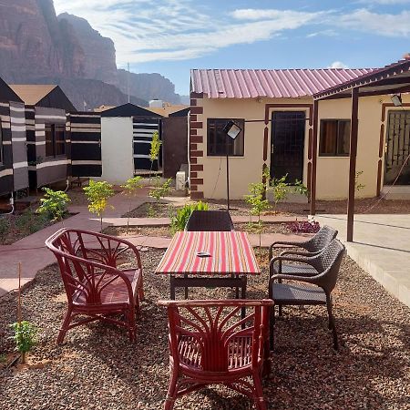 Wadi Rum Oryx Hostel & Tours Eksteriør billede