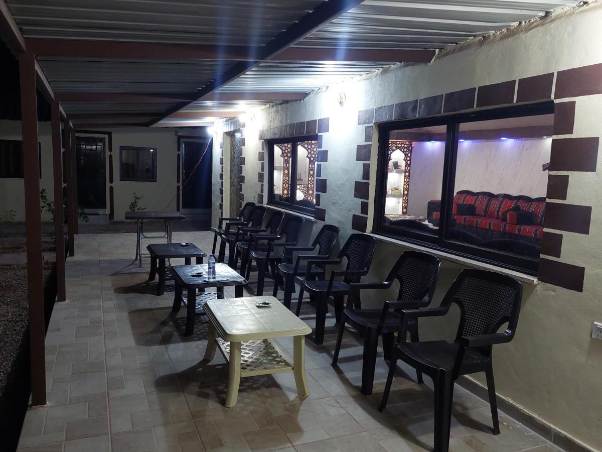 Wadi Rum Oryx Hostel & Tours Eksteriør billede