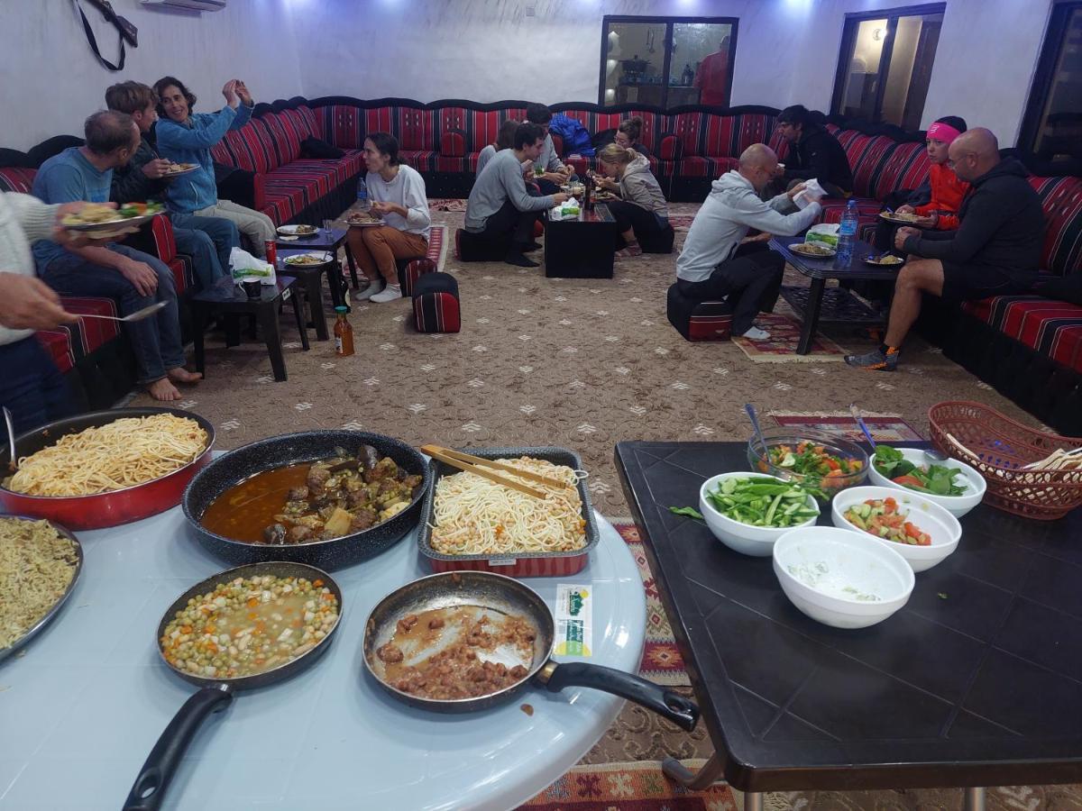 Wadi Rum Oryx Hostel & Tours Eksteriør billede
