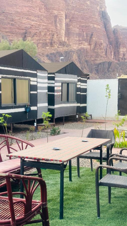 Wadi Rum Oryx Hostel & Tours Eksteriør billede